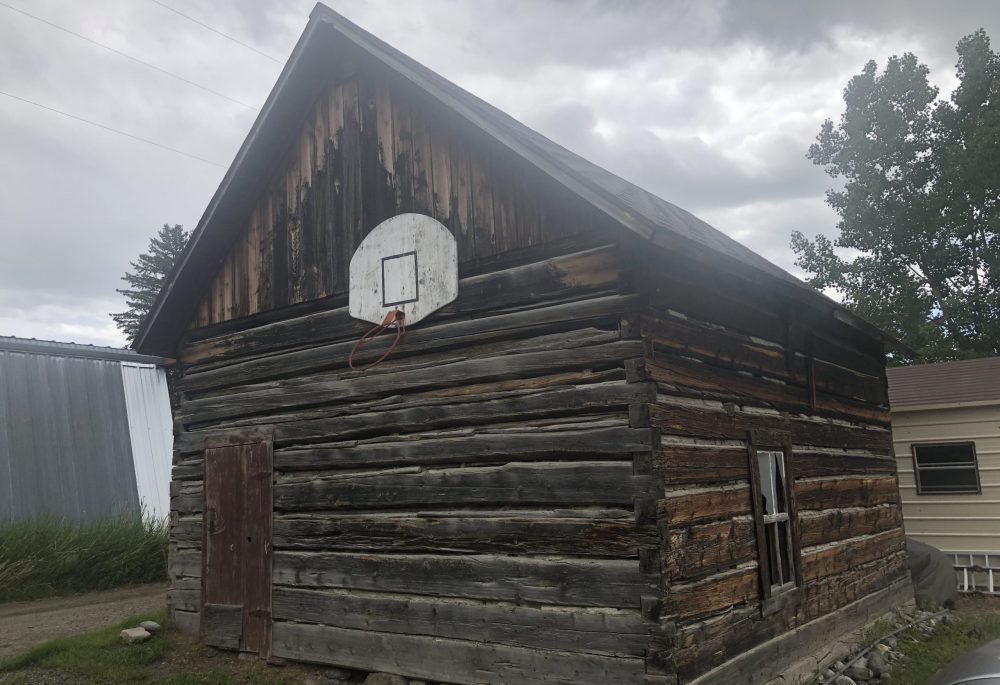 An image of a cabin that is available for purchase.