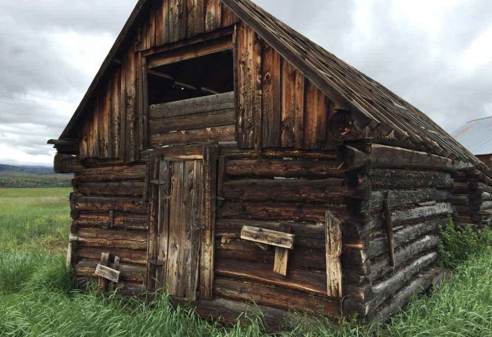 An image of a cabin that is available for purchase.