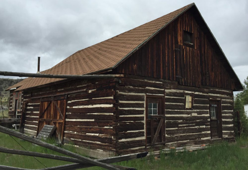 An image of a cabin that is available for purchase.