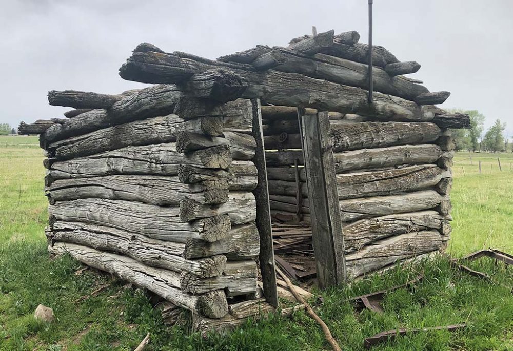 An image of a cabin that is available for purchase.